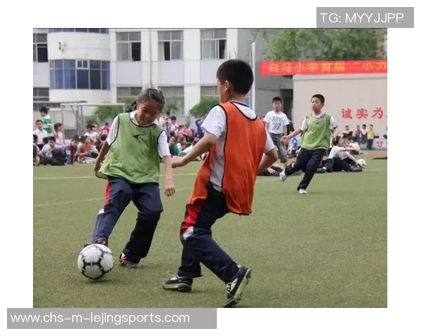 小学体育足球培训总结与提升学生综合素质的有效策略探讨
