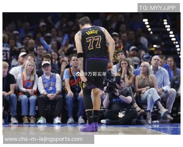 篮球明星伤势图片大全解析与康复过程分享